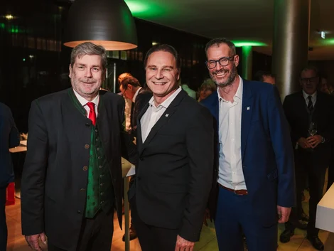 WK-Steiermark-Spartengeschäftsführer Bank und Versicherung Andreas Fössl, VKB-Vorstandsdirektor Alexander Novak, Wolfgang Fankhauser