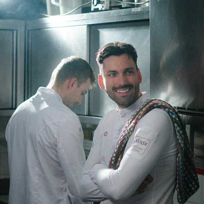 Philipp Lukas in seiner Küche