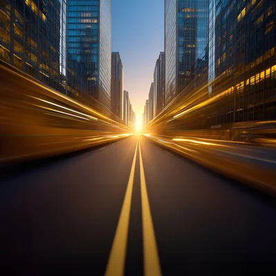 Eine Straße die durch eine Stadt führt, links und rechts sind Hochhäuser zu sehen.