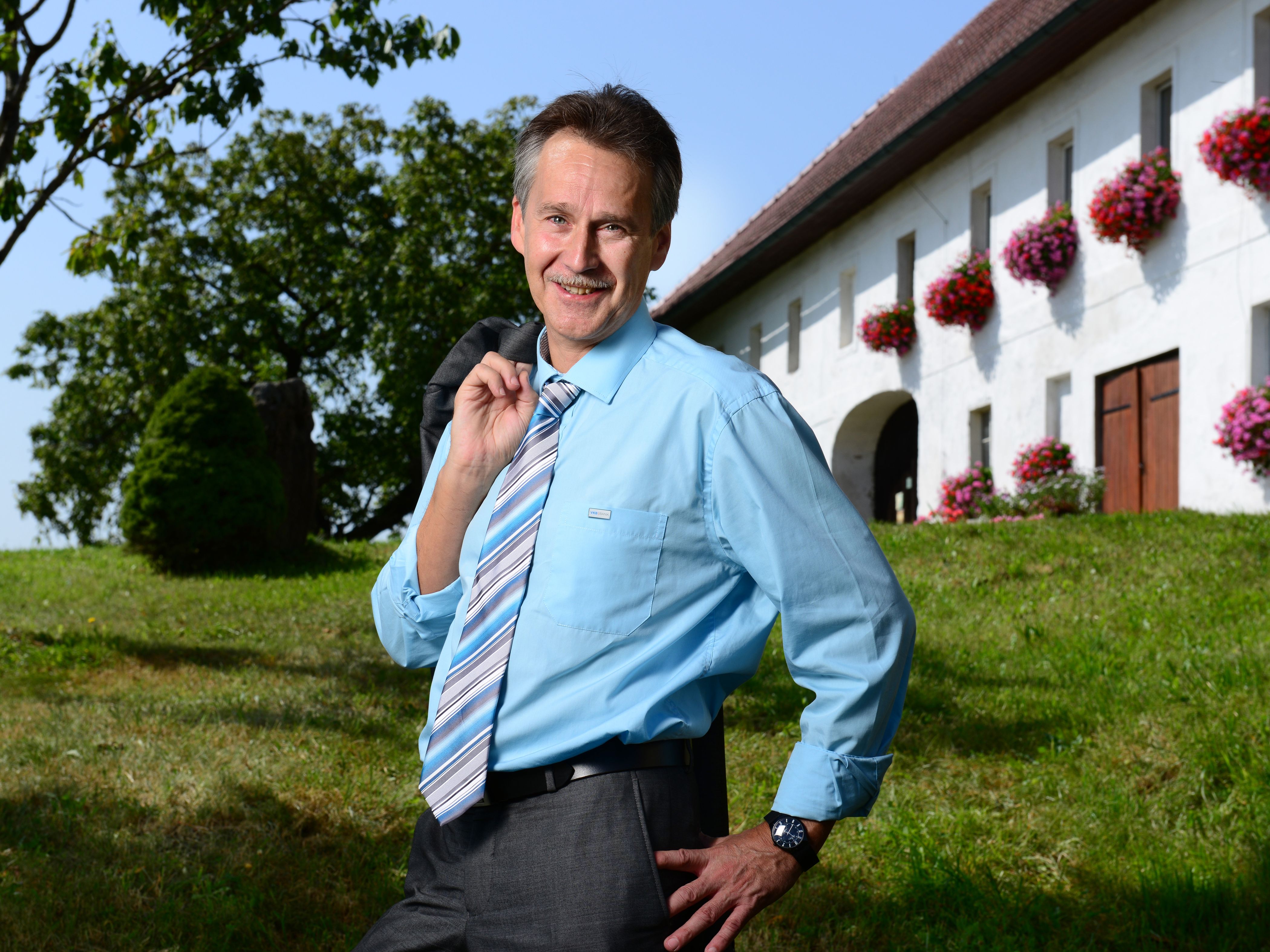 Klaus Hladik, Agrarexperte der VKB-Bank, kennt die passenden Förderungen für Investitionen rund um Haus und Hof.