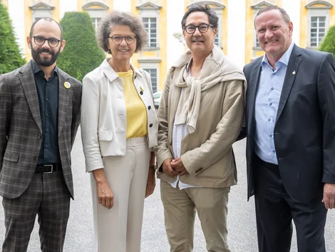 OÖ. Stiftskonzerte-Geschäftsführer Daniel Hochreiter, Obfrau Christine Haiden, Künstlerischer Leiter Rico Gulda sowie Matthäus Schobesberger, Aufsichtsratsvorsitzender der VKB